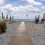 Trilocale Vista Spiaggia/mare דיאנו מרינה